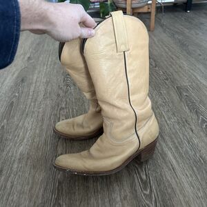 VTG Frye 2308 Western Cowboy Boots Beige Cream Tan Size 10 B Made In USA 80s 70s